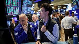 Tras las fuertes caídas de la última jornada, los bonos soberanos repuntan y el riesgo país retrocede 48 puntos