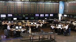 Mercados: las acciones operan con renovadas alzas antes de la contienda electoral