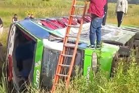 Volcó un micro que viajaba a Mar del Plata para un acto de Kicillof