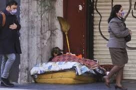 La UCA advirtió que la pobreza fue de 31,8% en 2025 y planteó reparos por la medición del INDEC