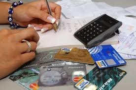 Pago mínimo: así se acumulan las deudas de quienes no pagan el 100% del resumen de la tarjeta de crédito