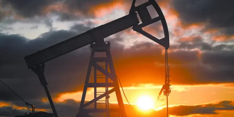 Venezuela y EEUU dialogan, el petróleo retrocede