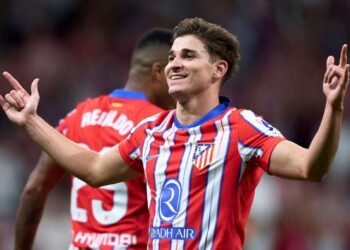 Atlético de Madrid se plantea retener a Julián Álvarez ante las ofertas de equipos europeos