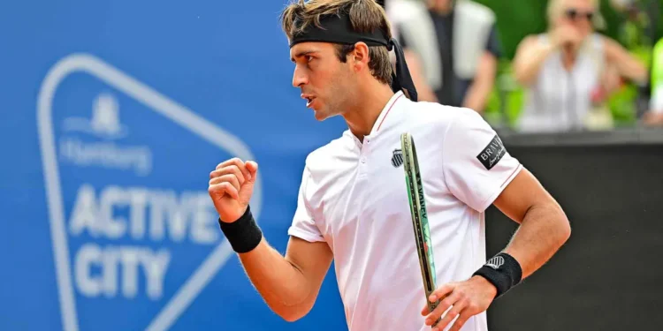 Tomás Etcheverry se queda a las puertas de la victoria ante Tommy Paul en Hamburgo
