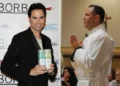 Un millonario renuncia a su vida de lujos para convertirse en sacerdote
