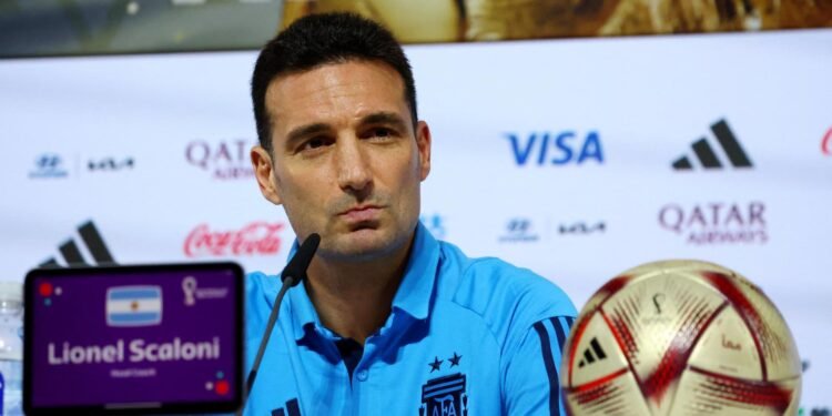 Scaloni se refirió a la semana de Messi: “El grupo es el que saca adelante las situaciones, buenas o malas”