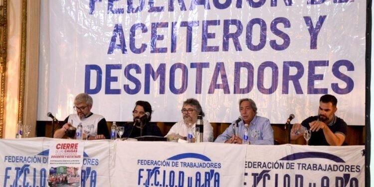 Vence la conciliación obligatoria en la paritaria aceitera sin acuerdo entre exportadores y sindicatos