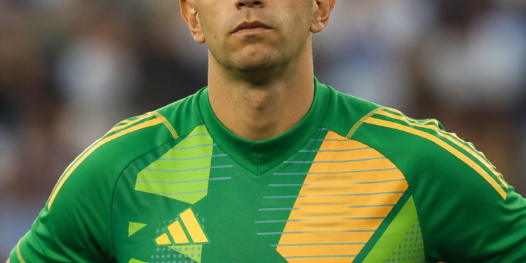 Emiliano Dibu Martínez cerca de un acuerdo con la Juventus tras el Mundial