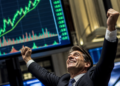 Aumentan significativamente acciones y bonos mientras el riesgo país se aproxima a los 450 puntos