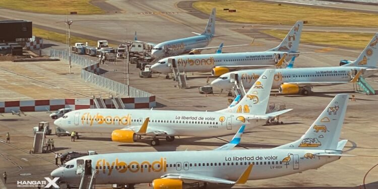 Flybondi enfrenta una crisis sin precedentes tras la cancelación total de vuelos