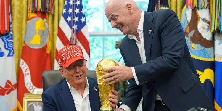 Donald Trump confirma que solicitó a Gianni Infantino revisar la expulsión de Balogun en el Mundial 2026