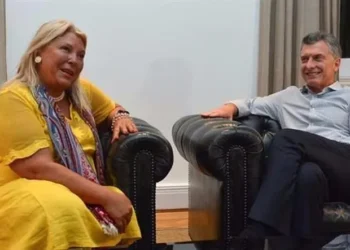 Carrió cuestionó el acercamiento entre LLA y el PRO y habló de intereses económicos