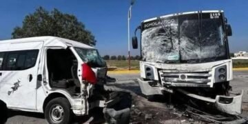 Comunicado de la UTN tras el accidente entre una combi y una camioneta
