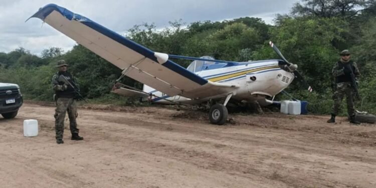 Descubren una avioneta abandonada en Santiago del Estero y se investiga un posible vínculo con el narcotráfico