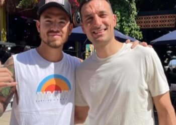 Lionel Scaloni disfruta de unas vacaciones en Europa mientras un hincha argentino le hace un regalo inesperado