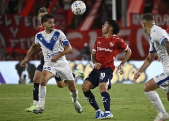 Independiente y Vélez disputan un importante encuentro en el Torneo Clausura