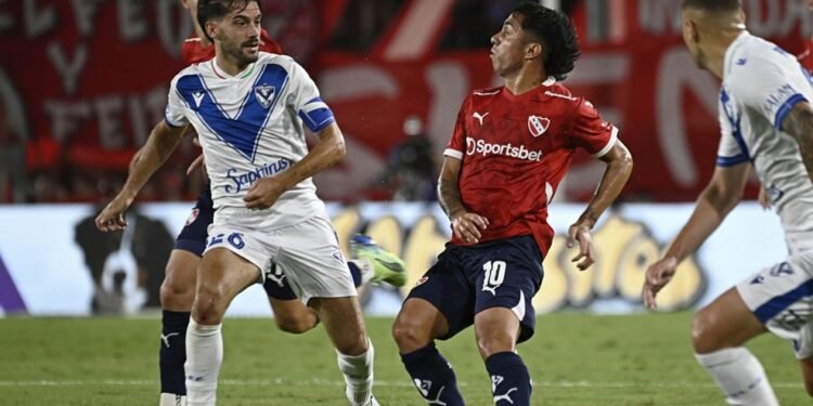 Independiente y Vélez disputan un importante encuentro en el Torneo Clausura