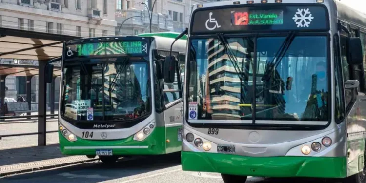 El colectivo pierde pasajeros en el AMBA y vuelve a subir la tarifa en septiembre