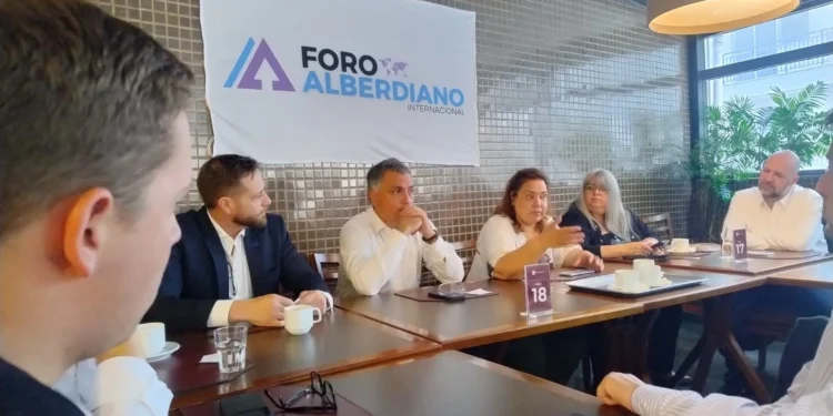 La Libertad Avanza organiza un foro internacional con referentes políticos de la región
