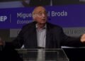 Un economista advirtió que la recuperación económica enfrenta dificultades y puso en duda las chances de reelección de Milei