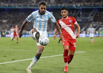Argentinos Juniors se impuso a Racing por 2 a 1 en la Liga Profesional