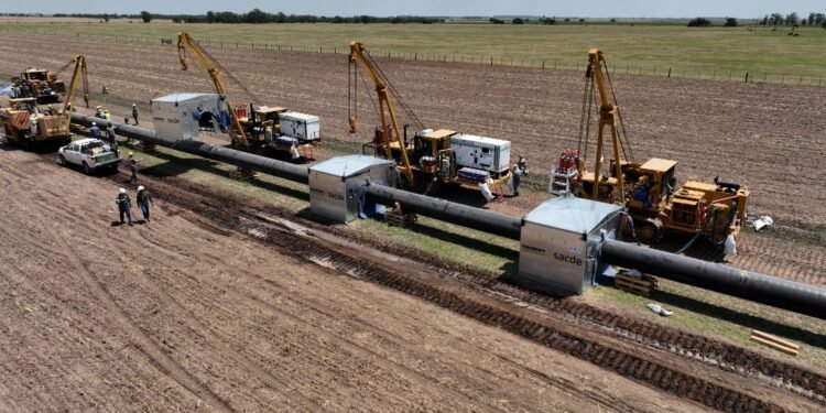 Vaca Muerta: un gasoducto consiguió US$900 millones para abastecer las primeras exportaciones de GNL