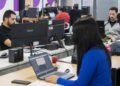 El Gobierno oficializó cuatro aumentos para empleados estatales y un bono de $80.000