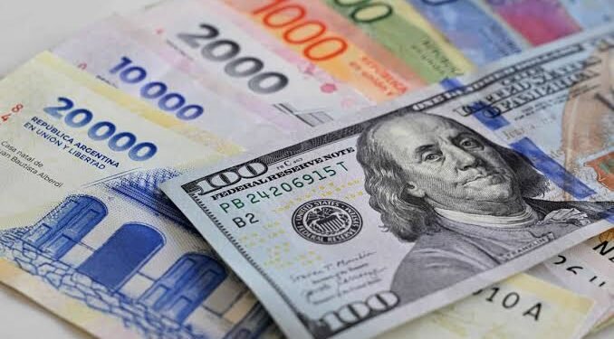 El mercado de pesos cierra agosto con tasas más bajas y expectativas de menor inflación