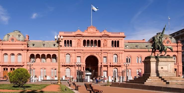 El Gobierno redistribuyó $5,1 billones del presupuesto y reforzó áreas clave