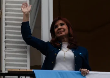 Cristina Kirchner salió tres veces a la terraza durante su prisión domiciliaria, según el registro electrónico