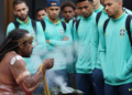 Controversia en la selección de Brasil por la reacción de los jugadores ante un ritual aborigen en Australia