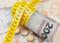 El Gobierno profundizó el ajuste del gasto en agosto, pero aumentaron los subsidios económicos