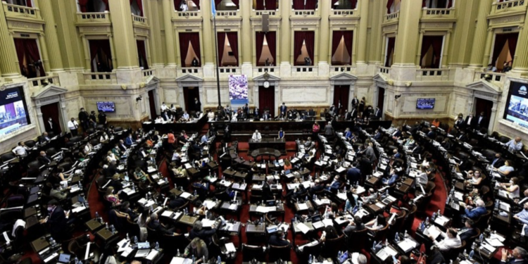 Conflicto en el plenario de Diputados por la Ley Malvinas